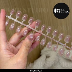 เล็บปลอมลูกแก้วสีชมพูโทน milky pink cat eye แบบสำเร็จรูป ติดเองง่าย ให้ประกายเงาใส หรูละมุน พร้อมใช้งานทันที